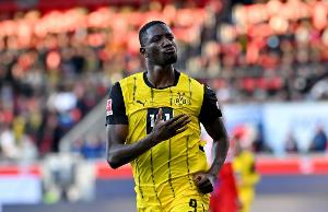 开云登录入口-戴帽!吉拉西本赛季欧冠14场打进13球,超越拉菲尼亚登顶射手榜