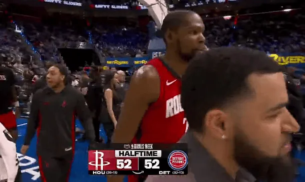 KAIYUN SPORTS-半场：火箭52-52战平活塞，杜兰特11投6中砍下18分3助攻