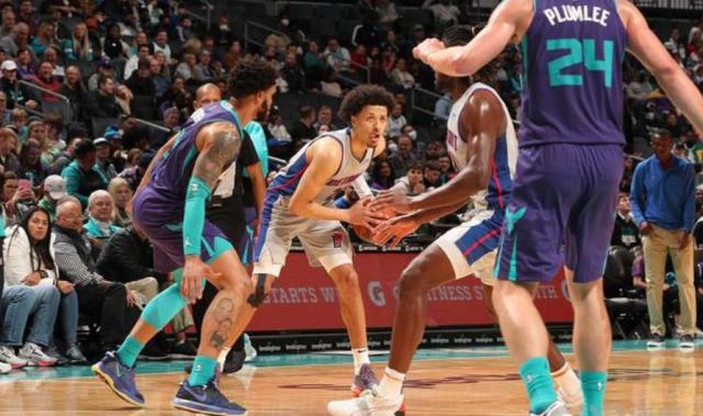 开云官方网站-近12战10负加时赛0胜7负 黄蜂赛季剧本提前揭晓？