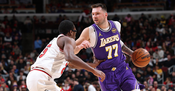 开云官方网站-东契奇46+7+11詹姆斯24+5 湖人客场轻取公牛|洛杉矶湖人队|芝加哥公牛队|八村塁|尼古拉-武切维奇|卢卡-东契奇_新浪体育_新浪新闻